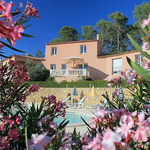 villa-nassalia.fr-provencehotel.com/