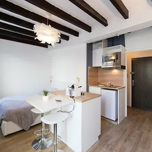 https://studio-design-quai-lombard-centre-historique.midi-pyreneeshotels.com